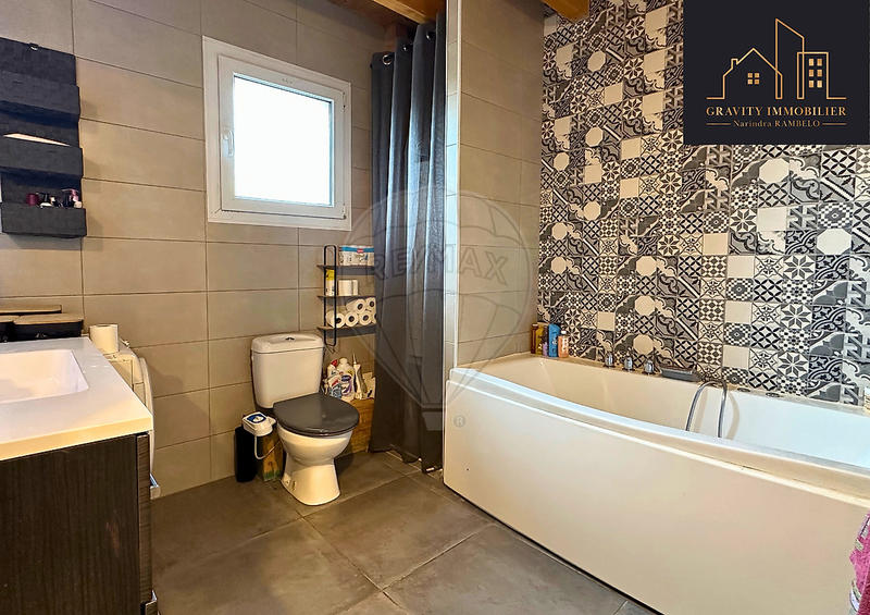 Maison - 110 m² - 4 pièces