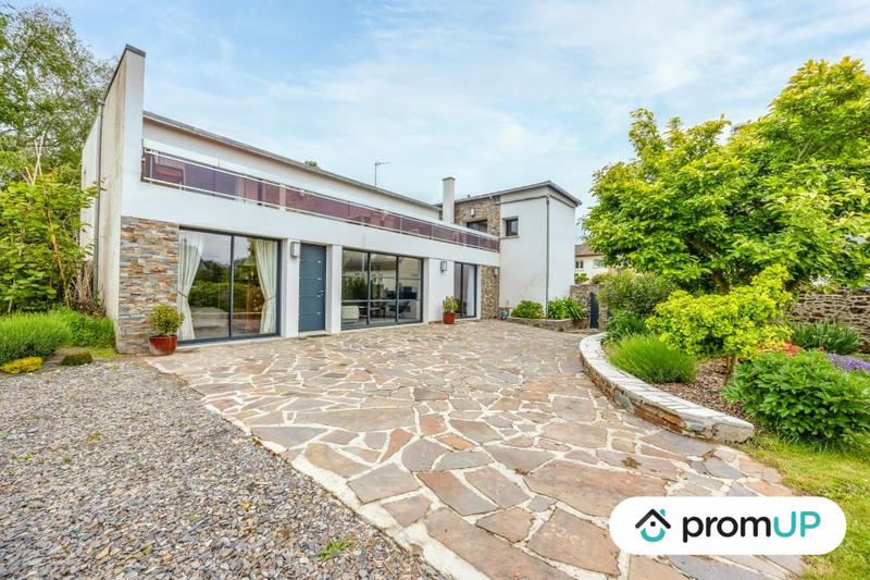 Maison - 286 m² - 7 pièces