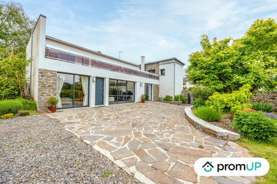 Maison - 286 m² - 7 pièces