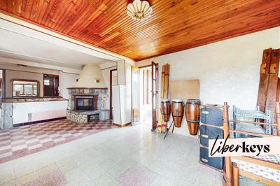 Propriété - 220 m² - 12 pièces