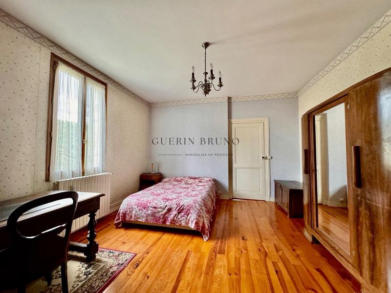 Maison - 230 m² - 6 pièces