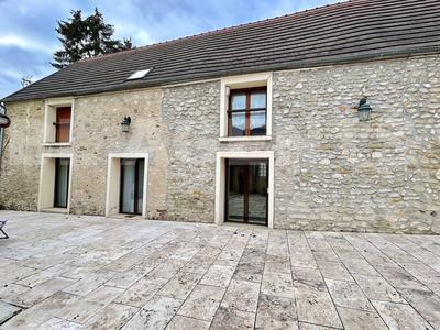 Maison - 280 m² - 10 pièces