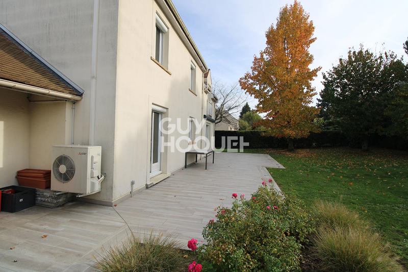 Maison - 202 m² - 7 pièces