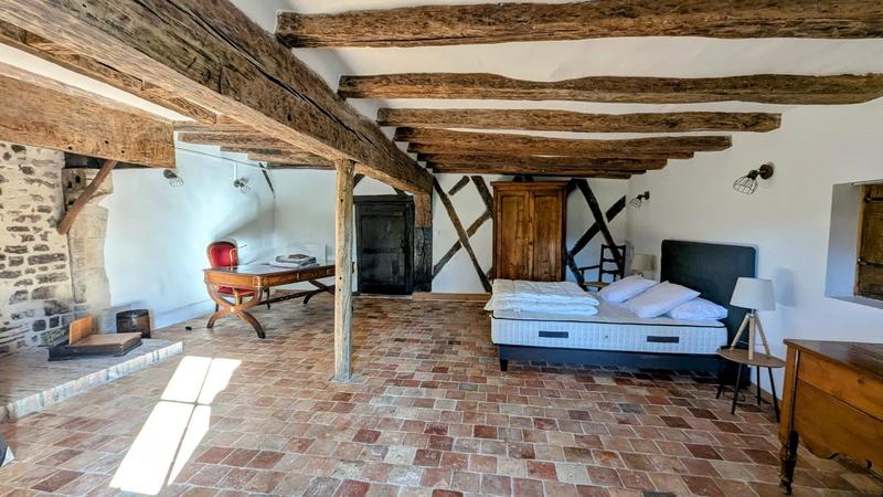 Maison - 370 m² - 10 pièces