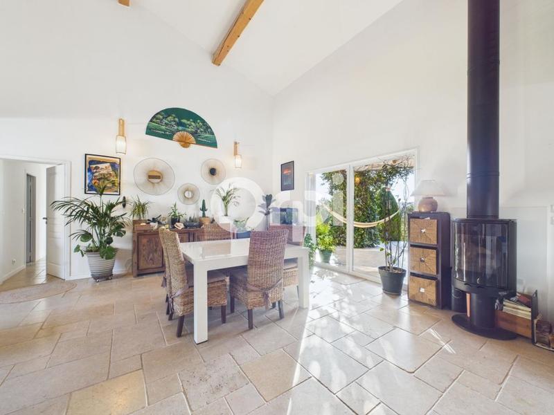 Villa - 250 m² - 6 pièces