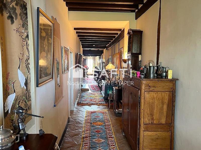 Maison - 400 m² - 11 pièces