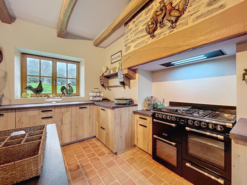 Maison - 404 m² - 13 pièces