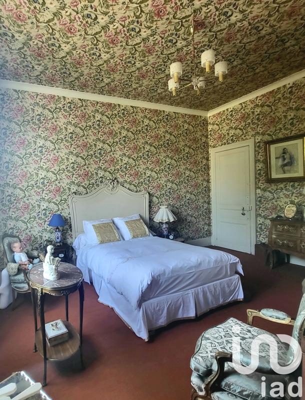 Maison - 265 m² - 9 pièces