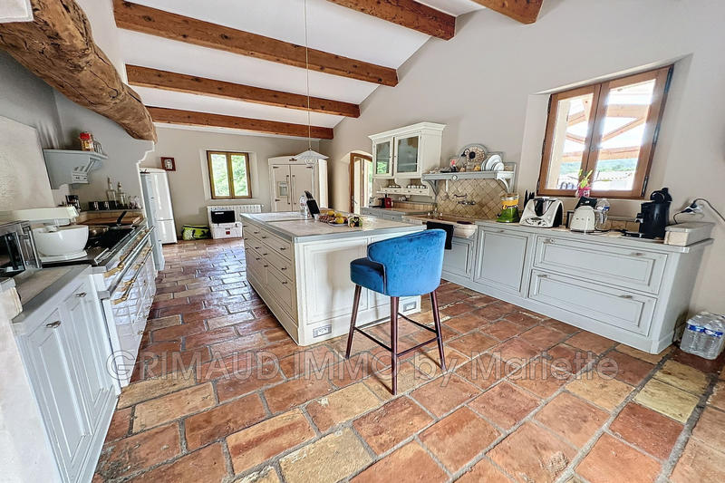 Propriété - 450 m² - 12 pièces