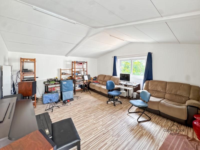 Maison - 220 m² - 5 pièces