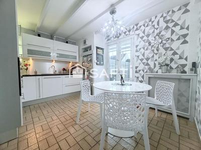 Maison - 97 m² - 5 pièces