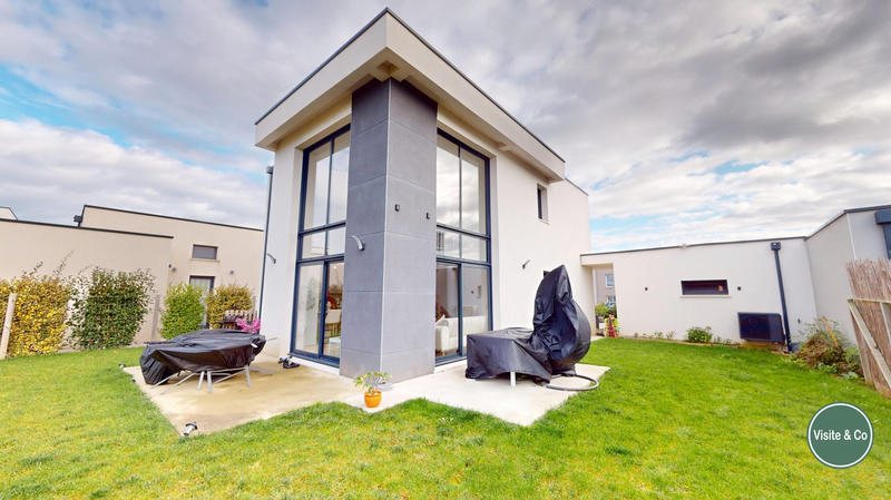 Maison traditionnelle - 133 m² - 6 pièces