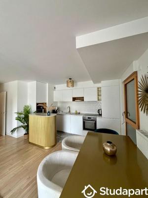 Chambre - 13 m² - 1 pièce