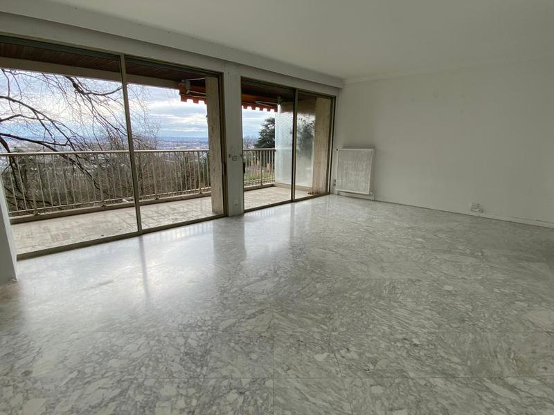 Appartement - 104 m² - 4 pièces