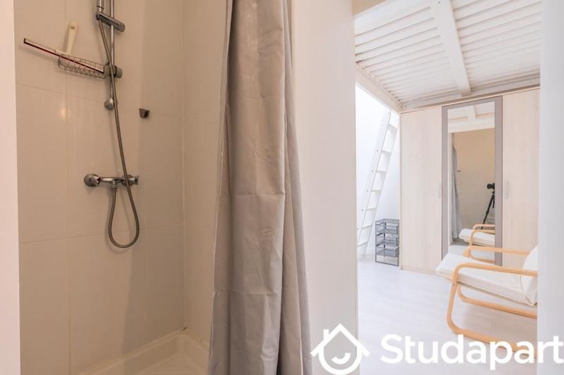 Chambre - 11 m² - 1 pièce