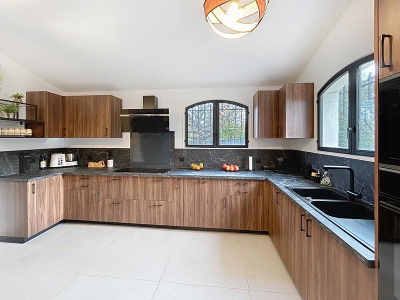 Villa - 210 m² - 6 pièces