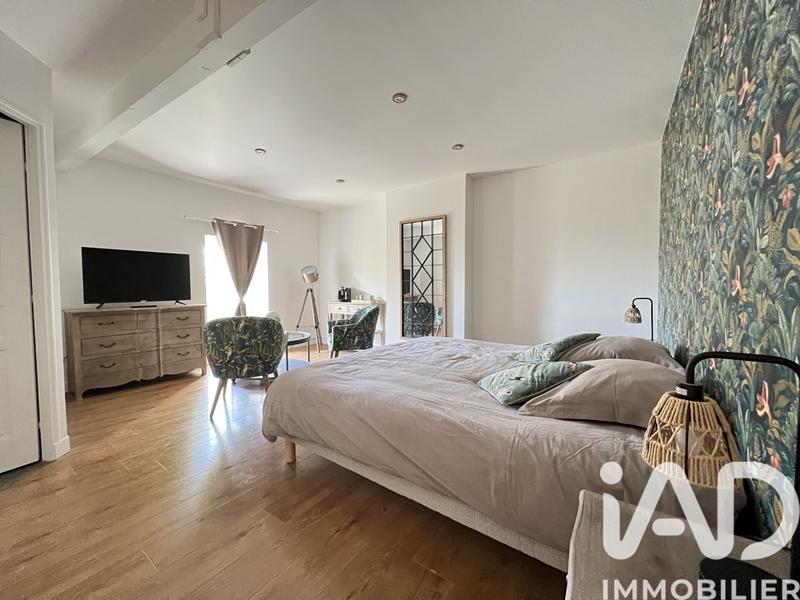 Maison - 335 m² - 12 pièces