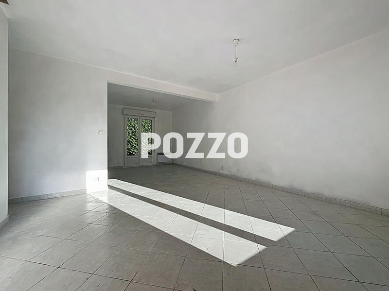 Maison - 96 m² - 5 pièces