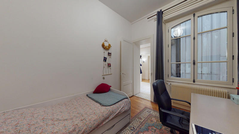 Appartement - 218 m² - 9 pièces