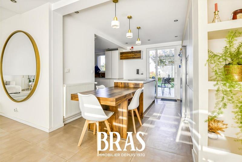 Maison - 150 m² - 8 pièces