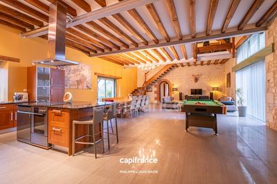 Mas - 367 m² - 10 pièces