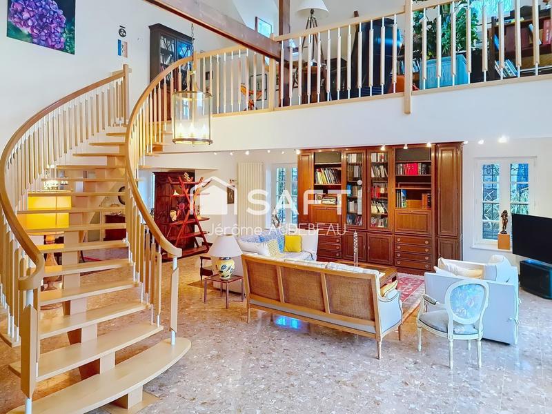 Maison - 209 m² - 6 pièces