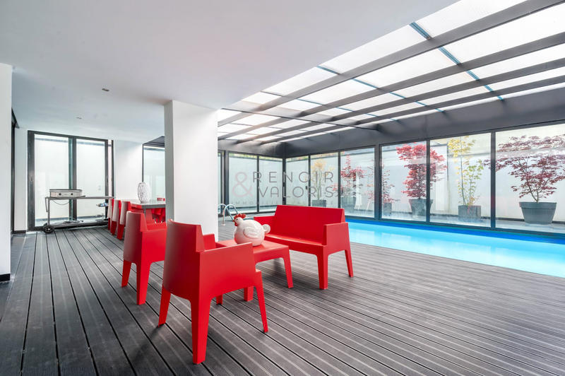 Maison contemporaine - 370 m² - 7 pièces