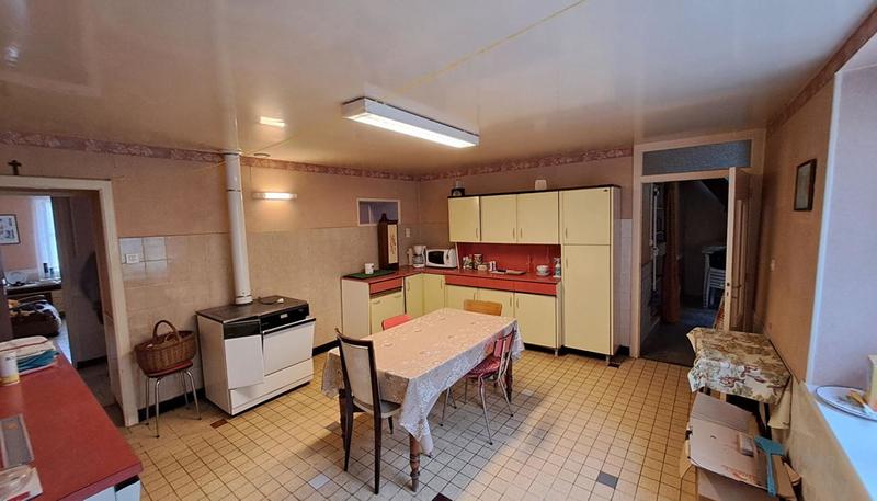 Maison - 254 m² - 8 pièces