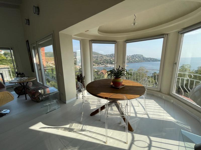 Maison - 219 m² - 6 pièces