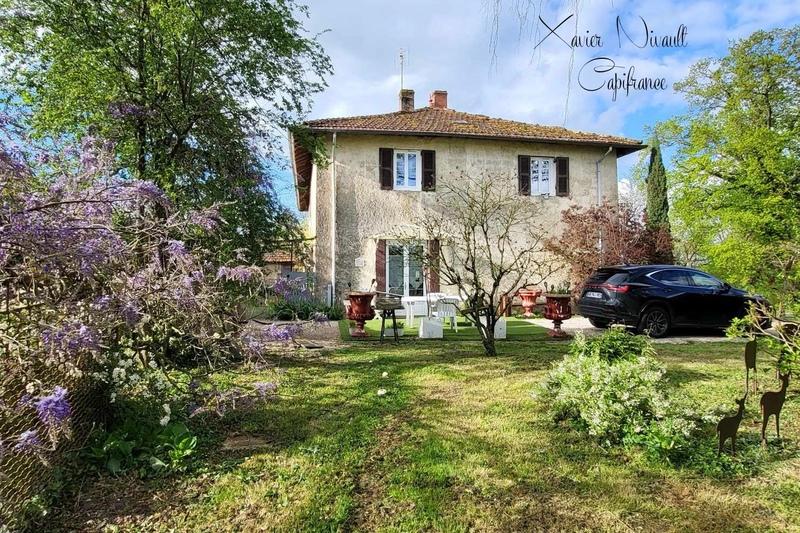 Maison - 195 m² - 6 pièces