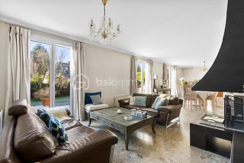 Maison - 189 m² - 8 pièces