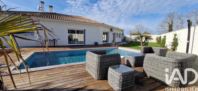 Maison - 228 m² - 6 pièces