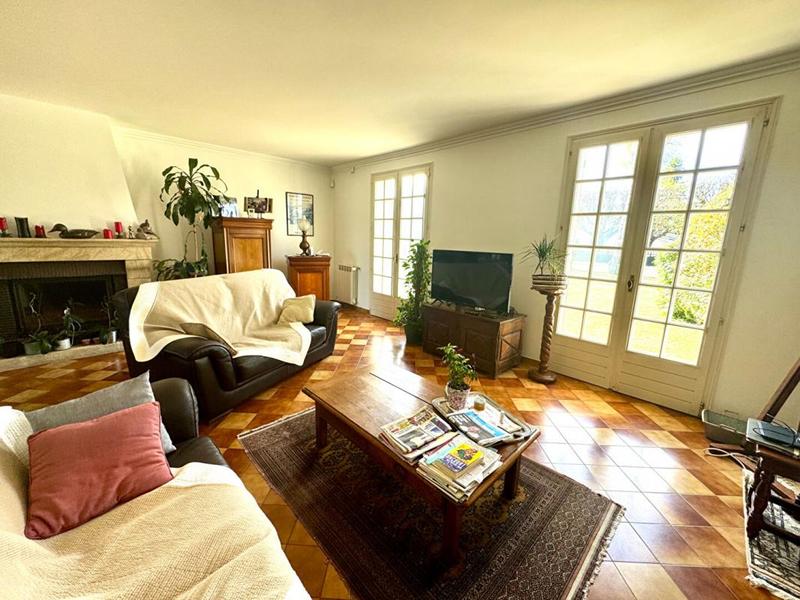 Maison - 185 m² - 7 pièces