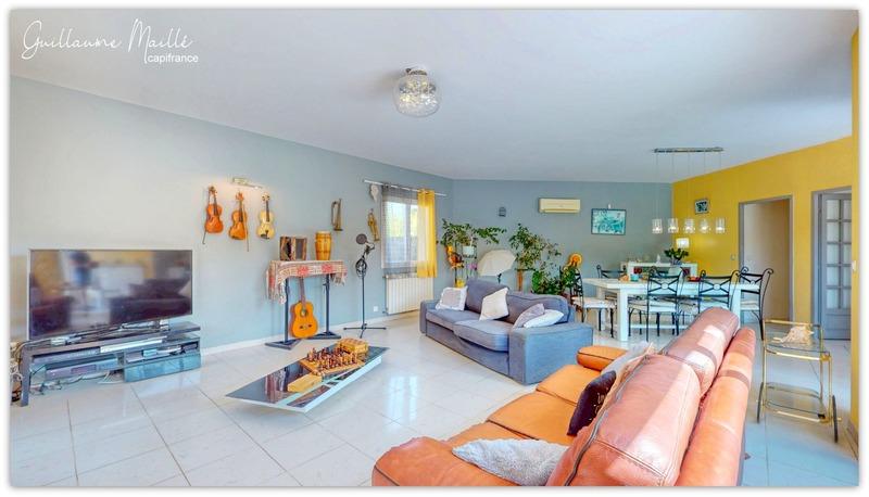 Villa - 218 m² - 8 pièces