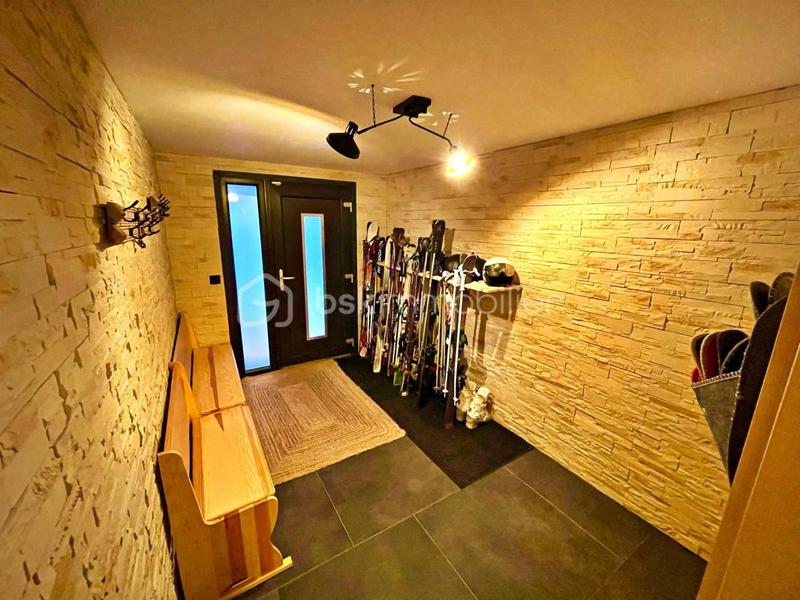 Châlet - 220 m² - 9 pièces