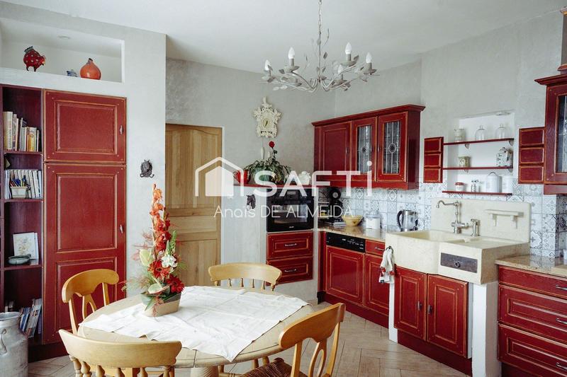 Maison - 217 m² - 9 pièces