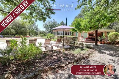 Villa - 230 m² - 8 pièces