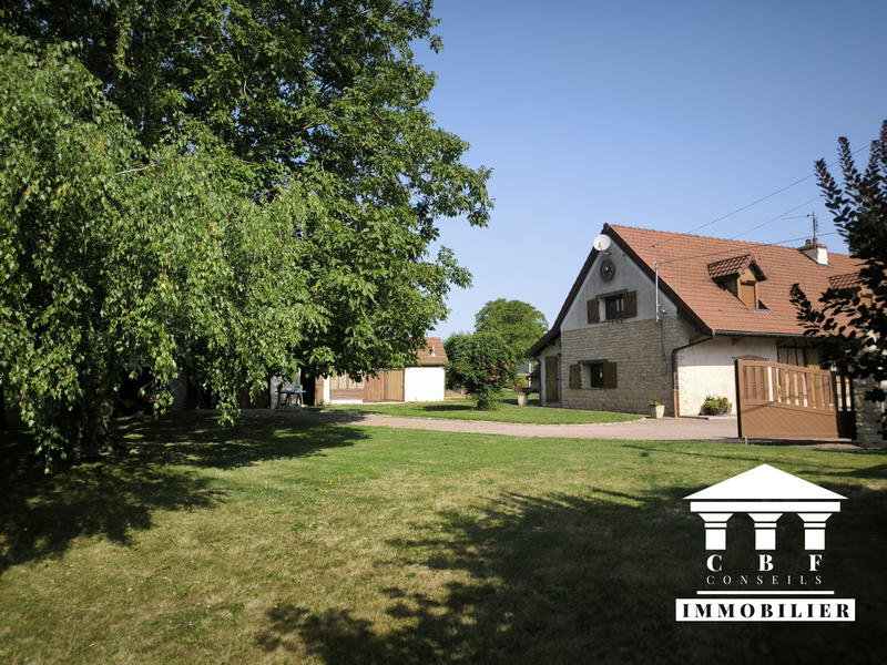 Maison ancienne - 208 m² - 9 pièces