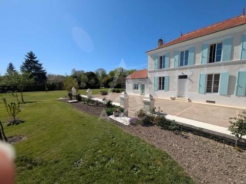Maison de maîtres - 280 m² - 8 pièces