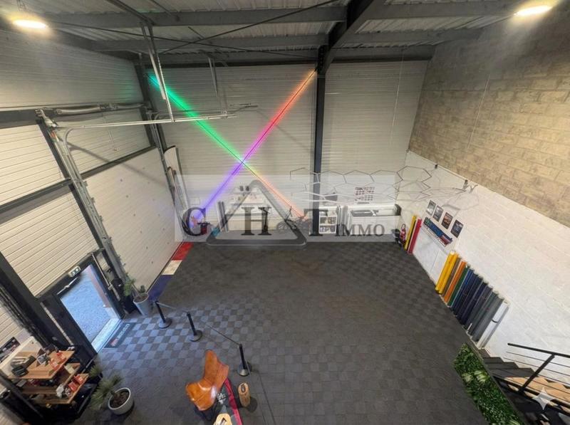 Entrepôt - 247 m²