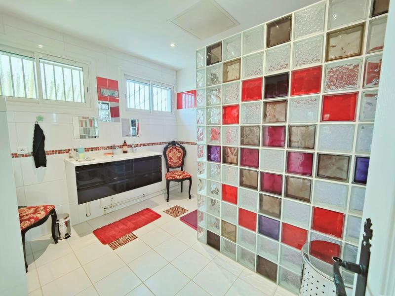 Maison - 193 m² - 8 pièces