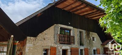 Maison - 212 m² - 12 pièces