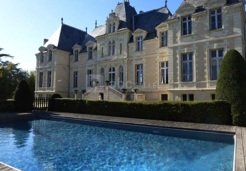 Manoir - 1 900 m² - 25 pièces