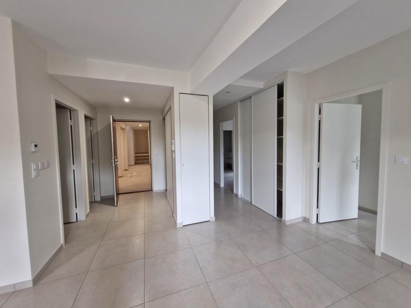 Appartement - 111 m² - 4 pièces