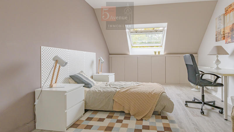 Maison - 300 m² - 8 pièces