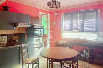 Appartement - 212 m² - 8 pièces