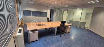 Bureau - 67 m² - 2 pièces