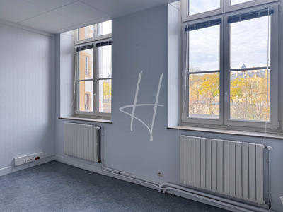 Local d'activités - 167 m² - 5 pièces