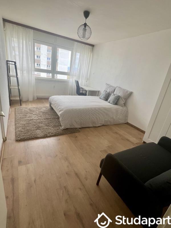 Chambre - 11 m² - 1 pièce