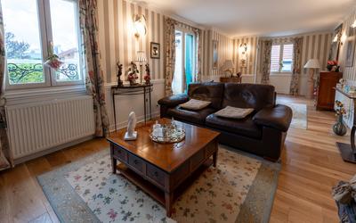 Maison de maîtres - 285 m² - 9 pièces